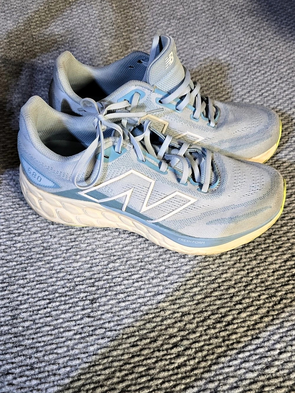 New Balance Fresh Foam 680v7 Women's Blue & Green Athletic Shoes US 8.5 B